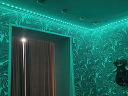 Самоклеющаяся светодиодная лента RGB SMD 5050 влагостойкая IP67 с пультом управлением Led strip 5 метров 16 цветов от USB Powerbank (Павербанка)