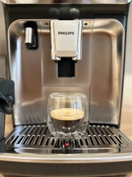 Кофемашина PHILIPS Series 5500 LatteGo EP5547/90 фото от покупателей 4