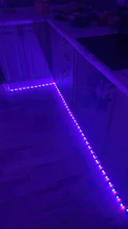 Самоклеющаяся светодиодная лента RGB SMD 5050 влагостойкая IP67 с пультом управлением Led strip 5 метров 16 цветов от USB Powerbank (Павербанка)