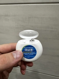 Зубная нить Oral-B Essential Мятная 50 м (5010622005029/3014260280772) фото от покупателей 8