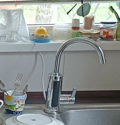 Проточный водонагреватель электрический 3000Вт 220В с мгновенным нагревом воды, кран-смеситель с индикатором температуры и нижним подключением, компактный бойлер для кухни и ванной Белый, RX-011-White фото от покупателей 14