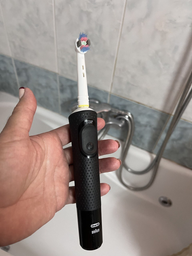 Електрична зубна щітка Oral-B Vitality Pro Protect X Clean D103 Blue (4210201446453) фото від покупців 15