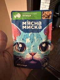 Упаковка вологого корму для дорослих котів М'ясна Миска шматочки в соусі зі смаком птиця 100 г 24 шт. фото від покупців 9