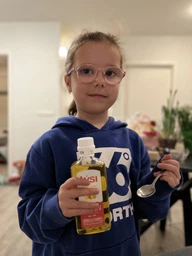 Дитяча рідка Омега-3 LYSI Children’s Cod Liver Oil, 240 мл на основі олії печінки тріски - Лимон-манго фото від покупців 4