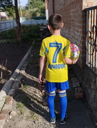 Футбольна форма дитяча збірної України з вашим прізвищем та номером, колір, жовтий/синій, на зріст 125-130 вік 8-10 років (PS128/YB) фото від покупців 8