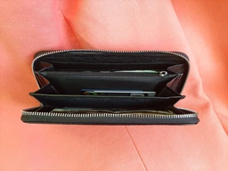 Женский кожаный кошелек лаковый на молнии Kafa BC74 с блокировкой RFID-сигналов черный фото от покупателей 12