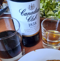 Виски Canadian Club 6 лет выдержки 0.7 л 40% (080686816072) фото от покупателей 1
