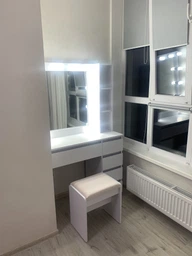 Туалетный столик с полками, тумбой и подсветкой в белом MS640, Markson ш900*в1600*г400мм фото от покупателей 9