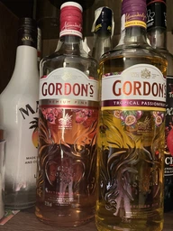 Алкогольний напій на основі джину Gordon's "Tropical Passionfruit" 0.7 л 37.5% (5000289934800)