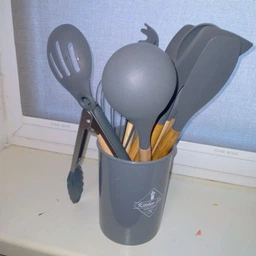 Набір кухонного приладдя із силікону та дерева 12 предметів Kitchen Set з підставкою Сірий фото від покупців 1