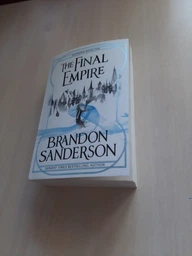 Mistborn trilogy Book 1: The Final Empire - Brandon Sanderson - 9780575089914