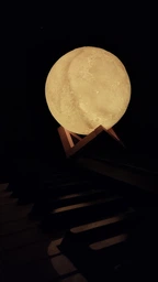 Настольный светильник-ночная луна с пультом 15 см "Magic Moon" 16 цветов фото от покупателей 17