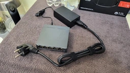 PoE-коммутатор TP-LINK TL-SF1005LP 5*100Мбит/с / 4 PoE Plug and Play для видеонаблюдения до 250м фото от покупателей 1