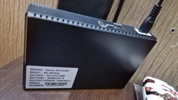 Міні UPS F&A DC1018P - універсальне джерело безперебійного живлення для комп'ютерних пристроїв фото від покупців 9