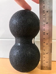 Масажний м'ячик подвійний EasyFit DuoBall 8x17 см чорний (EPP-м'яч для МФР і йоги, м'ячик-масажер для спини, ніг, рук, шиї)