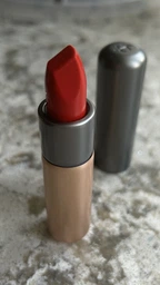 Кремовая матовая помада KIKO MILANO VELVET PASSION MATTE LIPSTICK, 301 Beige