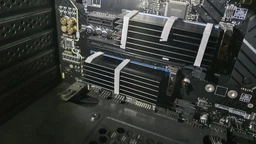 Радиатор охлаждения ENOKAY 70×22×20 мм для M.2 NVMe SSD 2280, алюминиевый, черный (Black)