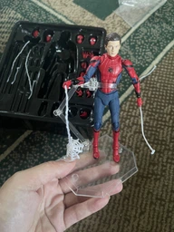Человек-паук Возвращение домой Spider-Man Homecoming Mafex 103 Spider-Man