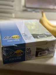 Блок протеиновых батончиков FitWin Protein Bar 33%, 12x60 грамм с начинкой - Фисташка фото от покупателей 6