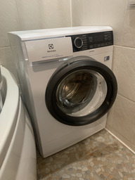 Стиральная машина узкая Electrolux EW6SM226DU фото от покупателей 11