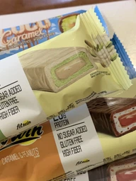 Блок протеиновых батончиков FitWin Protein Bar 33%, 12x60 грамм с начинкой - Фисташка