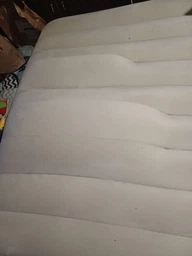 Надувной матрас Intex 64101 одноместный из ПВХ 99х191х25 см с велюровым покрытием до 136 кг Молочный (127-9-64101) фото от покупателей 5