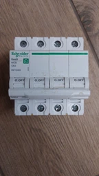Автоматичний вимикач 4-полюсний Schneider Electric RESI9 4P 25A C 6 kA R9F12425