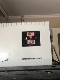 Стабілізатор напруги EnerGenie 2000 ВА (EG-AVR-DW2000-01) фото від покупців 5