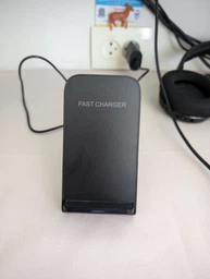 Беспроводное зарядное устройств U&P QI Charger Stand Z2A 15W QC3.0 Black (SWE-Z2A-BK) фото от покупателей 3