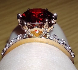 Кольцо Xuping Jewelry зерно граната с красным камнем р 16 золотистое
