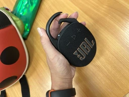Портативная колонка JBL Clip 5 7W Blue (JBLCLIP5BLU) фото от покупателей 7