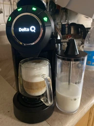 Кофеварка капсульная с капучинатором Delta Q Milk Qool Evolution 19 bar Белая фото от покупателей 4