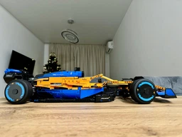 Конструктор LEGO Technic Гоночный автомобиль McLaren Formula 1 1434 детали (42141) фото от покупателей 9