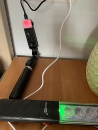 Беспроводная селфипалка Selfie Stick QS2s.2 портативный штатив трипод с подсветкой с пультом дистанционного управления для телефона Android IPhone черная с Bluetooth фото от покупателей 5