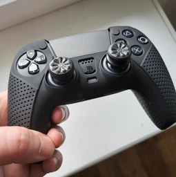 Накладки на стики KontrolFreek® Galaxy (White) для Sony DualShock PS4 / DualSense PS5 [382252749] фото от покупателей 19