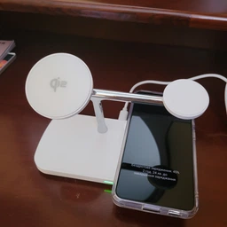 Беспроводная зарядка magsafe док станция 3 в 1 зарядная магнитная Qi2 25W QINETIQ T255 подставка держатель для apple айфона 16 17 часов наушников телефона быстрая на айфон iphone airpods iwatch эпл вотч galaxy watch сертифицированная белая + адаптер фото от покупателей 3