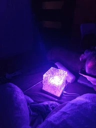 Ночник проектор КУБ с проекцией воды Настольная RGB лампа с эффектом водяной волны, с пультом и приложение LED светильник северного сияния Dynamic water Battery version STEEP Акрил фото от покупателей 18