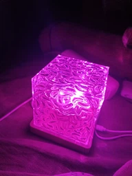 Ночник проектор КУБ с проекцией воды Настольная RGB лампа с эффектом водяной волны, с пультом и приложение LED светильник северного сияния Dynamic water Battery version STEEP Акрил фото от покупателей 15