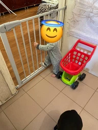 Бар'єрка захисна для дверей і сходів MoMi Paxi Plus White дитячі ворота безпеки та захисна огорожа для дітей з регулюванням 75–103 см фото від покупців 7