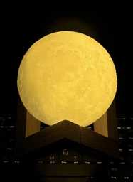Світильник міні нічник на батарейках Magic 3D Moon Lamp Warm White