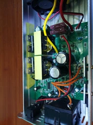 Інвертор напруги Voltronic Himastar DC 1000 Вт: 500 Вт 12/220 В з апроксимованою синусоїдою, 1 універсальна розетка, 1 x USB DC: 5 В/2.4 A, клеми + затискачі, Q40 (YT28493)