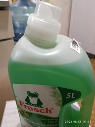 Засіб для ручного миття посуду Frosch Зелений лимон 5 л (4009175956156) (175388) фото від покупців 15