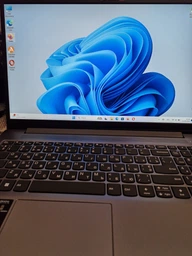 Ноутбук Lenovo IdeaPad Slim 3 15AMN8 (82XQ009HRA) Arctic Grey / 15.6" IPS Full HD / AMD Ryzen 5 7520U / RAM 16 ГБ / SSD 512 ГБ