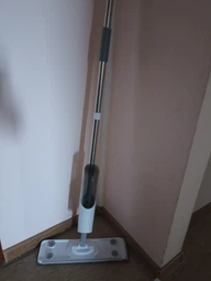 Умная швабра с распылителем воды для влажной и сухой уборки,с насадкой из микрофибры Бежевая (55012821) фото от покупателей 10