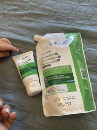 Шампунь Vichy Dercos усиленного действия против перхоти для жирных волос и раздраженной кожи головы 390 мл (3337871331290) фото от покупателей 4