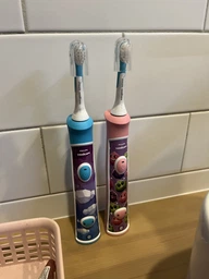Детская электрическая зубная щетка Philips Sonicare HX6352/11 фото от покупателей 12