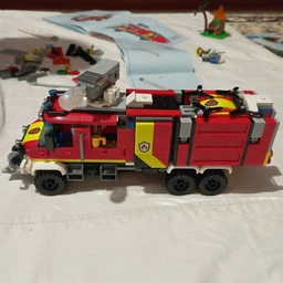 Конструктор LEGO City Пожежна машина 502 деталі (60374)