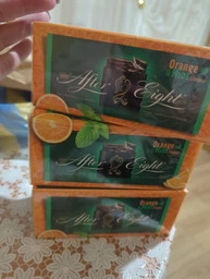 Шоколадные конфеты Nestle After Eight Orange в черном шоколаде с мятной начинкой со вкусом апельсина 200 г (7613287290748) фото от покупателей 4