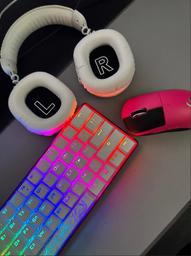 Игровая поверхность Logitech Desk Mat Studio Series Darker Rose (956-000053) фото от покупателей 5
