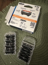 Сменные кассеты для бритья GILLETTE FUSION ProGlide 4 шт (7702018085514) фото от покупателей 4